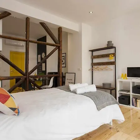 Yellow Design Estudio Com Ac Baixa Chiado Apartman Lisboa