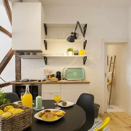 Apartment Yellow Design Chiado Center
