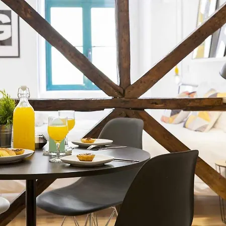 Apartment Yellow Design Chiado Center Lisbon